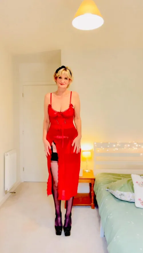 🎵The lady in red is wanking with me! 🎵[52]