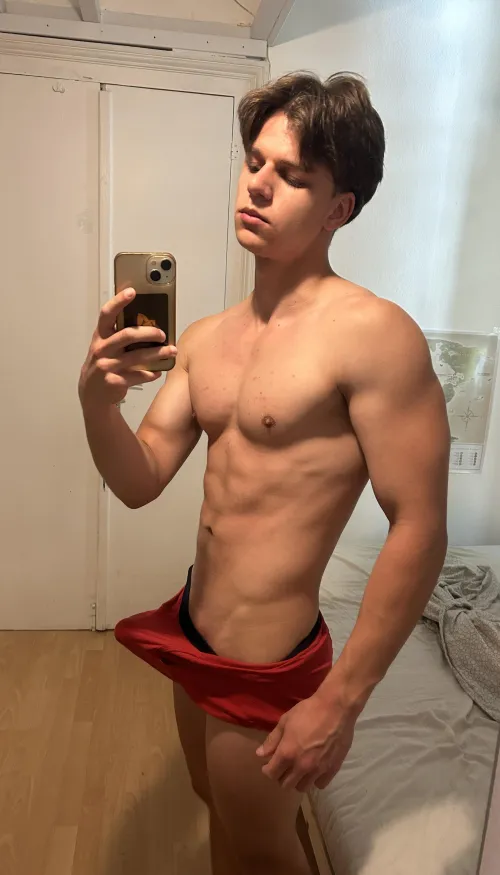 (20)I respond to every comment:would you suck or bend over?