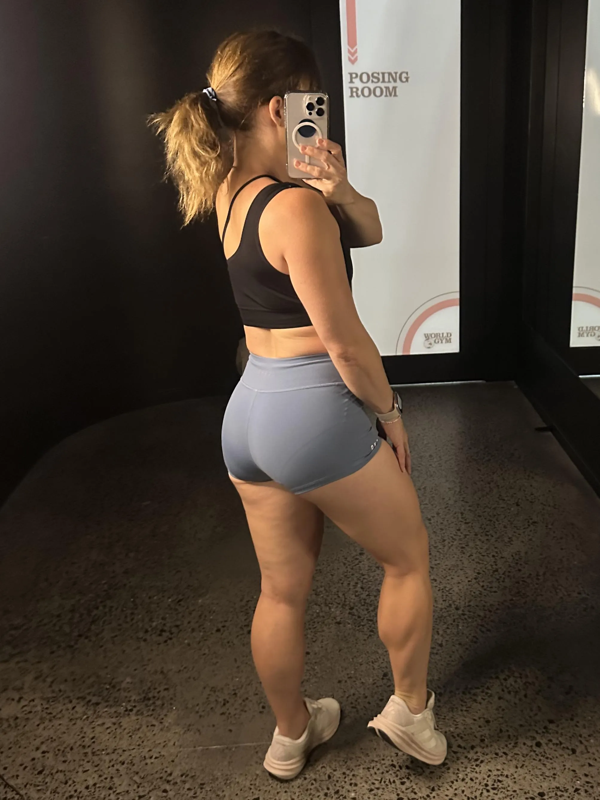 Another day another mirror selfie