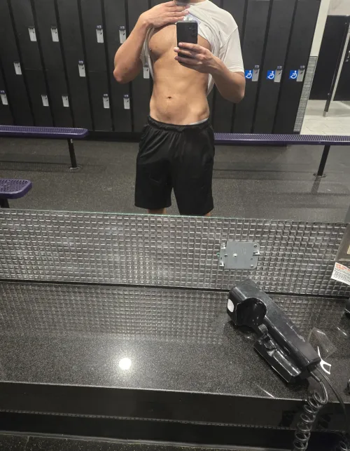 22 M4F, M4T woodbridge cant host