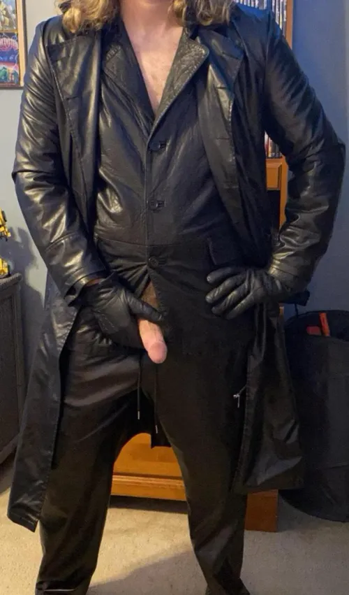 24m Bham, looking for a jerk bud and to suck cock. Dm if interested. Can host