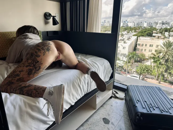 Chucks, Cheeks, and a hole of your Choice 💁🏼‍♀️