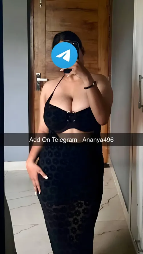 I’m horny… and these big boobs need attention ... Wanna Sext? (f)