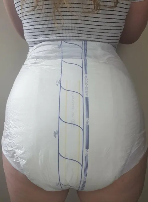 Looking for an adult little who craves a firm, attentive Mommy who knows exactly how to take control when the need hits, I’m a strict but sweet diaper mommy that wears too , the kind who enjoys taking charge of an adult who wants to let go, unwind, and