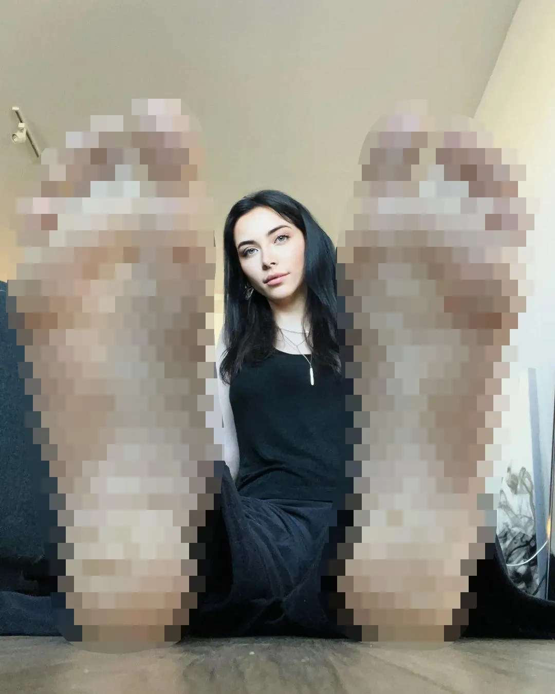 My soles are so dirty and dry... Clean and moisten them!