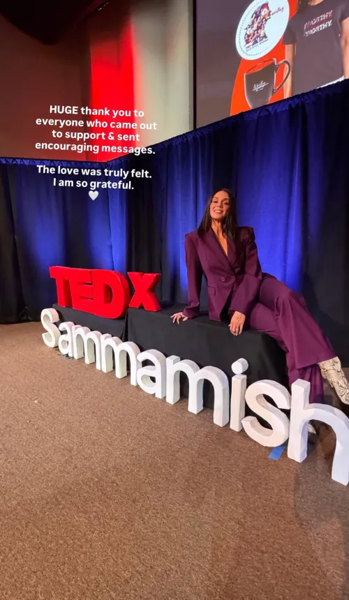 she looks fking amazing here. genuinely proud of her.