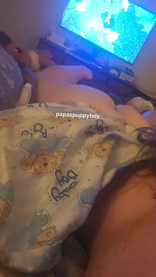 This naughty boy took his diaper off 🙈 24 FTM