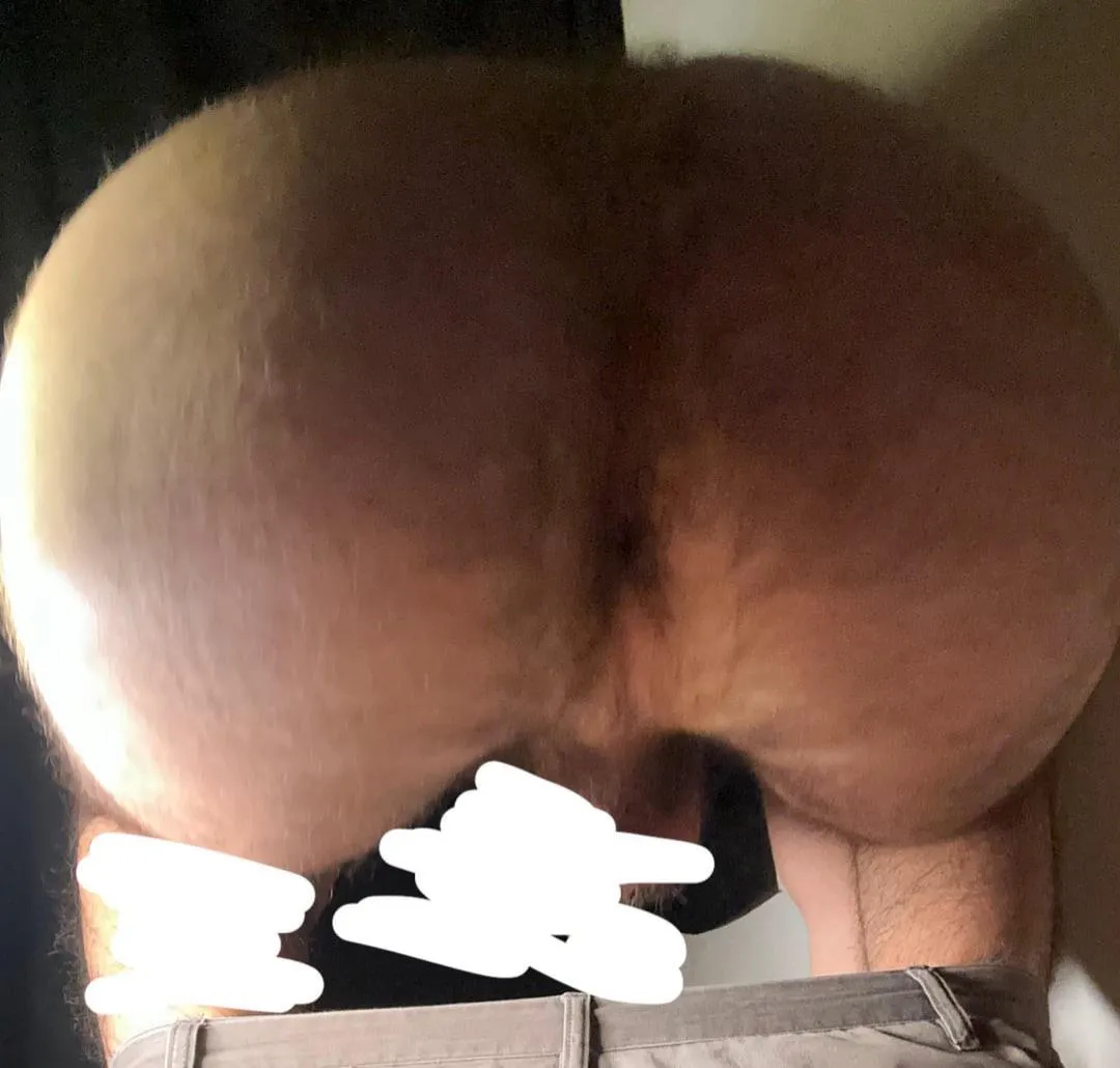 [28] Looking for uncut Mexican/latino men 30yrs+