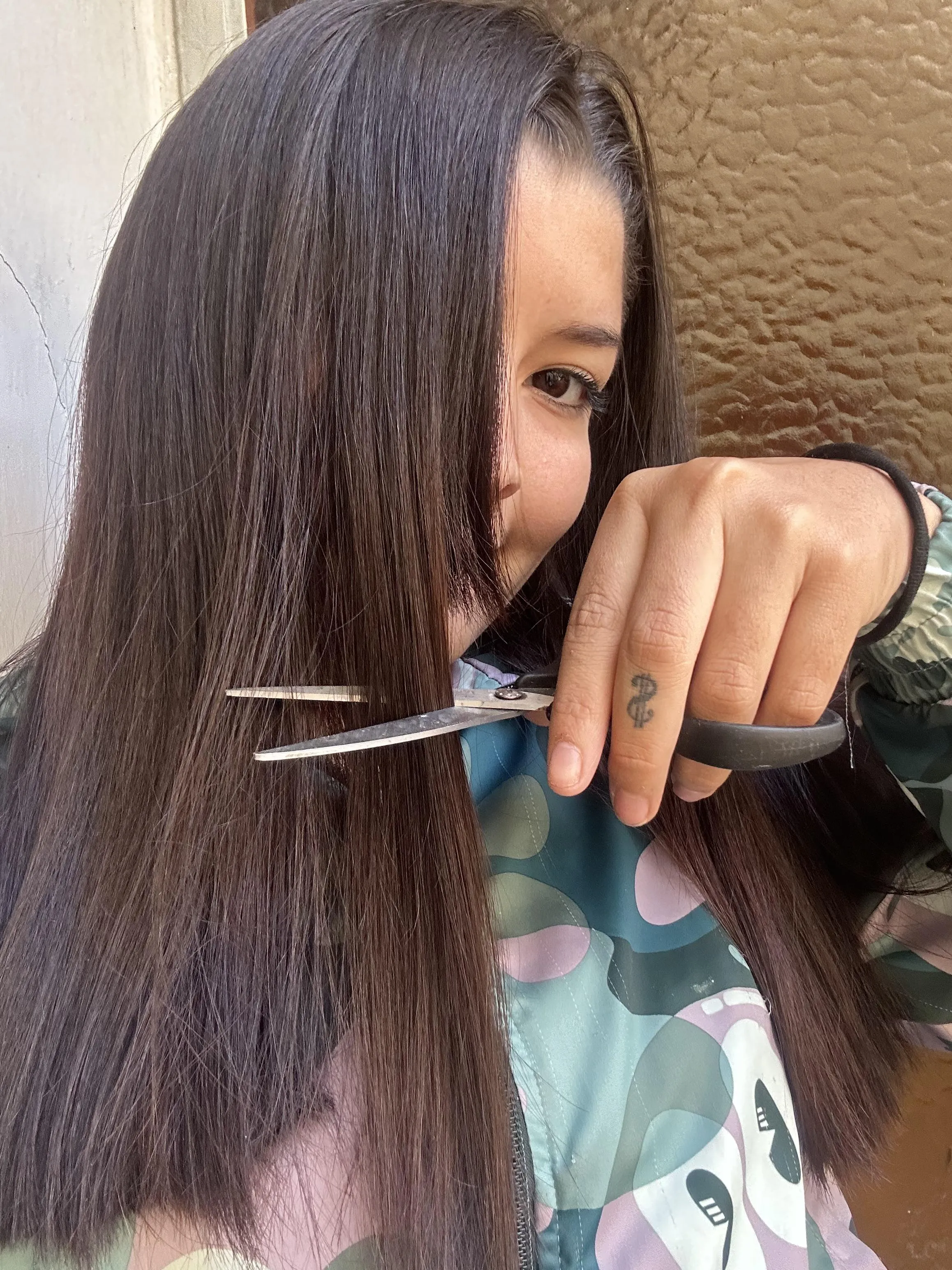 Come with me to give a bob haircut