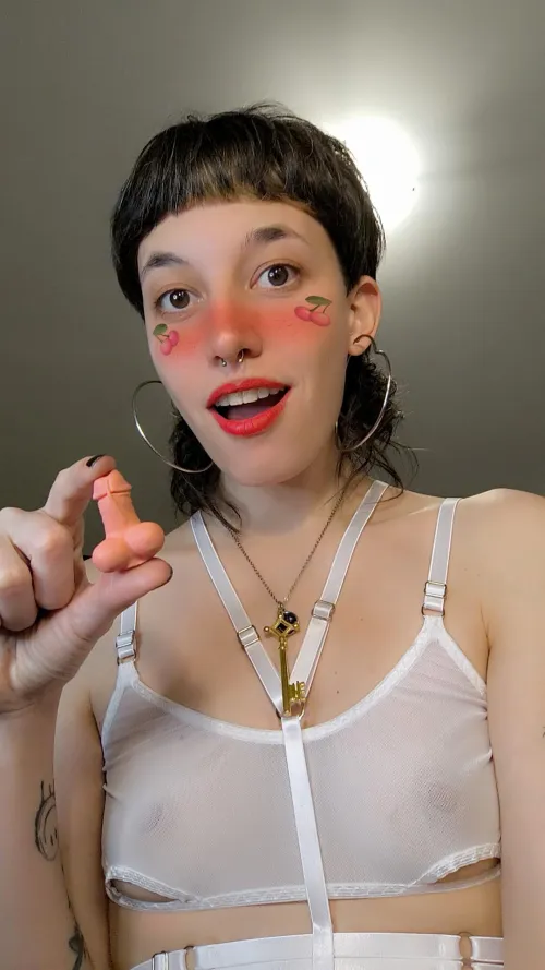 Hi little boy, are u in the mood to play with me?