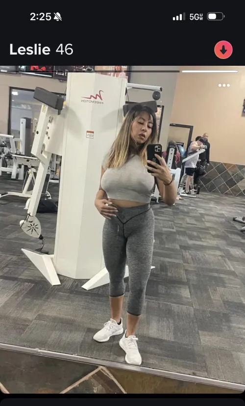 Leslie’s huge tits