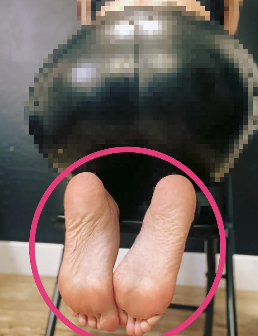 Repeat after me. “Beta’s get pixels and feet. Alpha’s get pussy and ass”