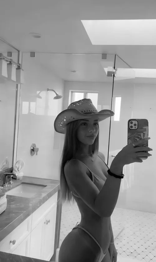 Would you grope my butt on the first date