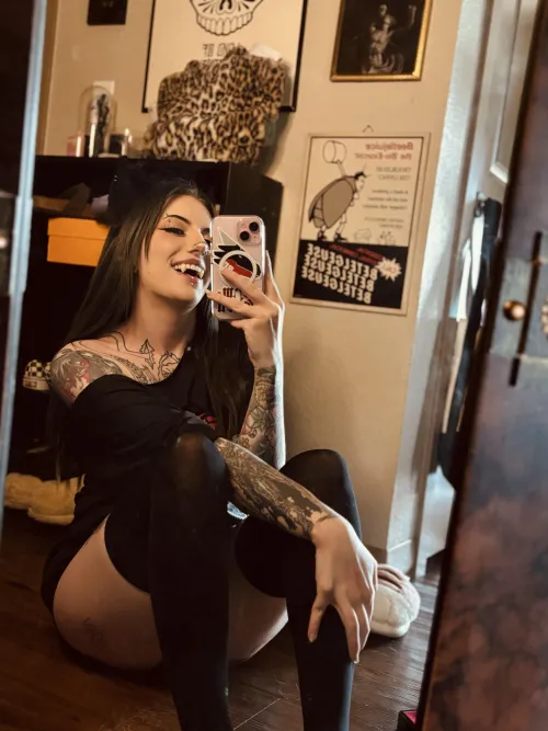 Lil cozy sims 4 stream @ 8PM mst, come hang out<3