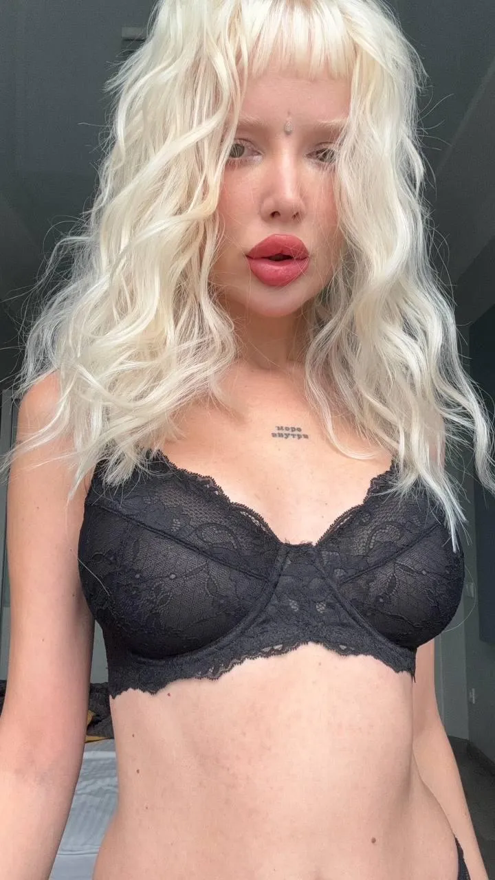 23 F4M Snapchat: akiroqrst mind racing