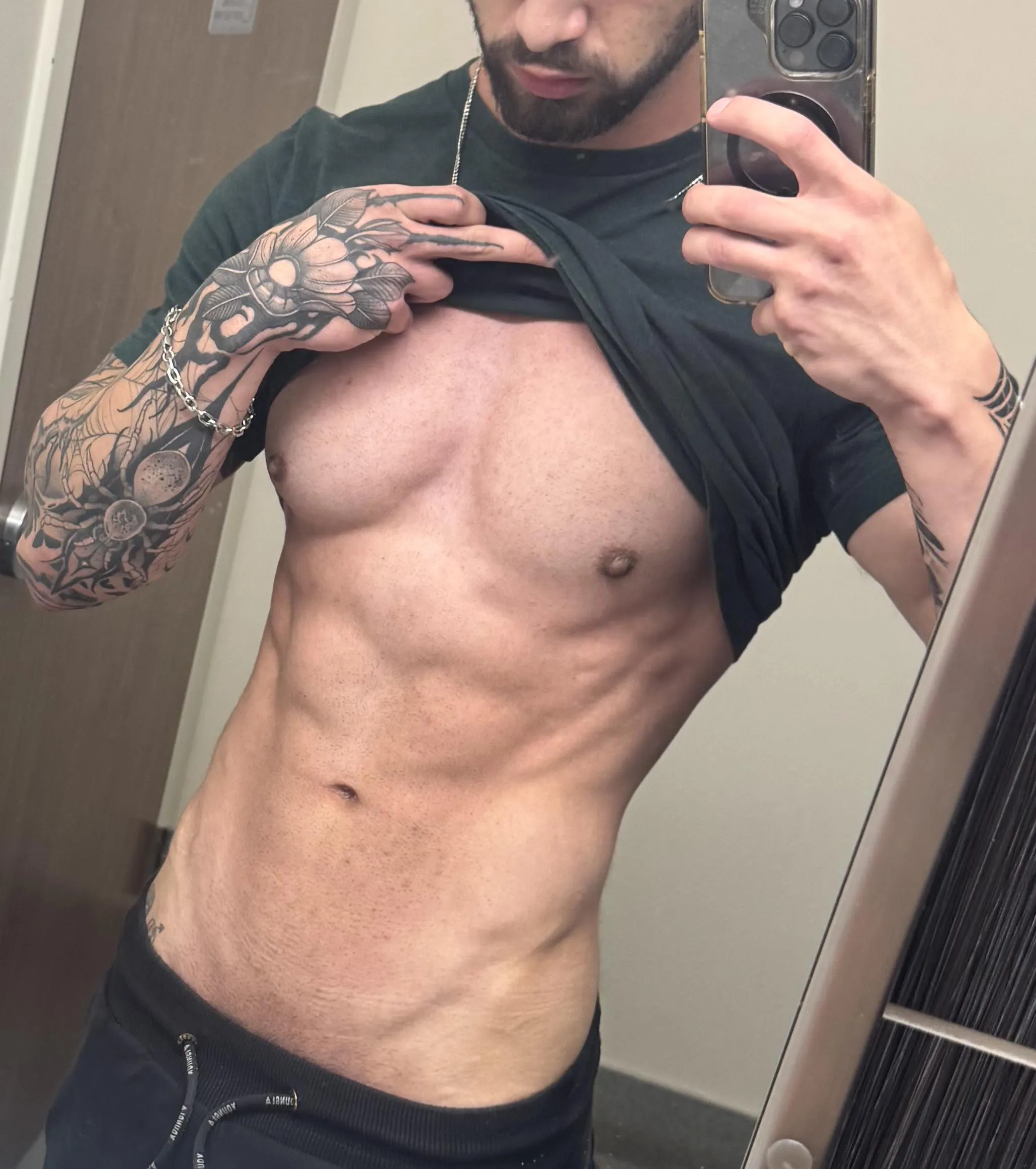 Meet me in the bathroom