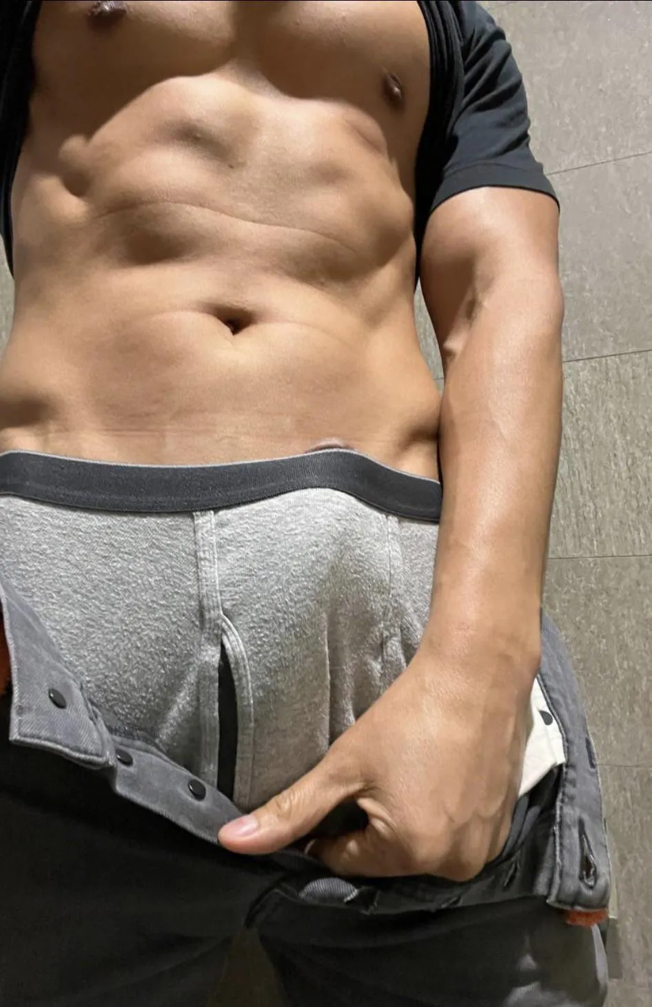 *NSFW* 38 former college athlete and fitness model in Hyde Park. Real person, real pics 🙂