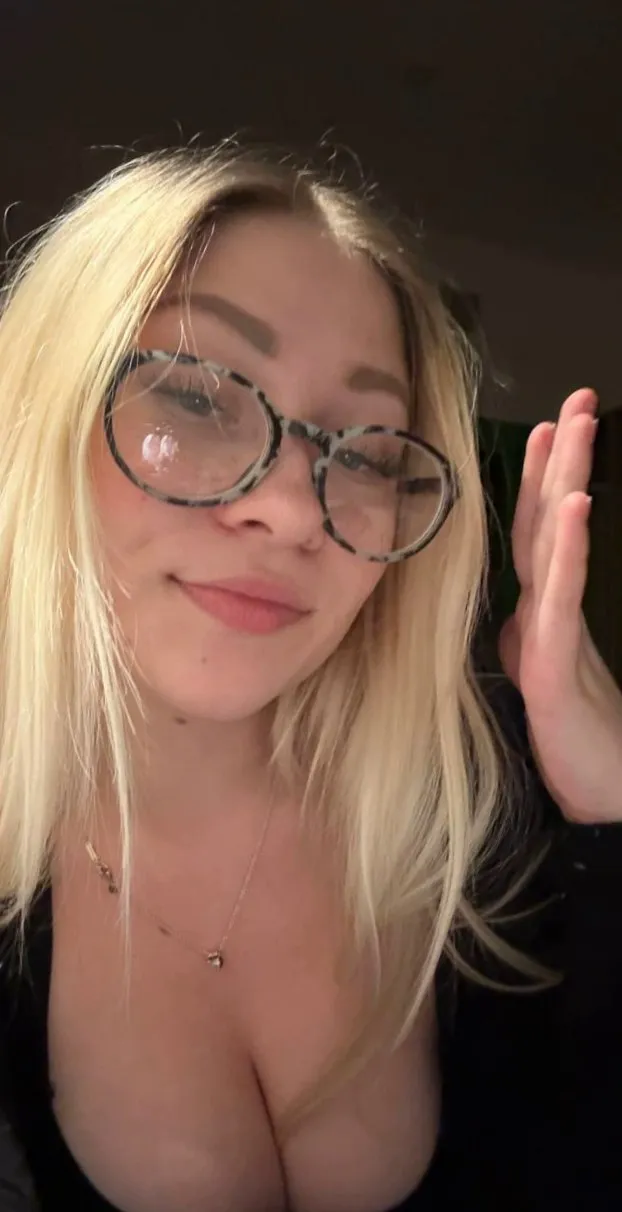 who got plans tomorrow night? 19f i'm resting today lol