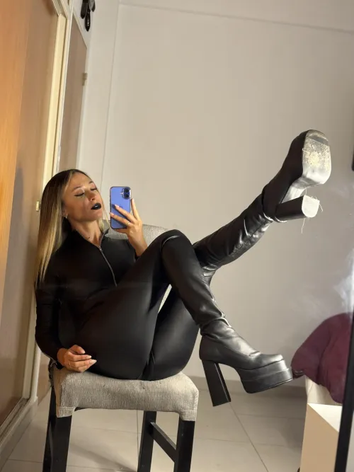 My catwoman costume🖤