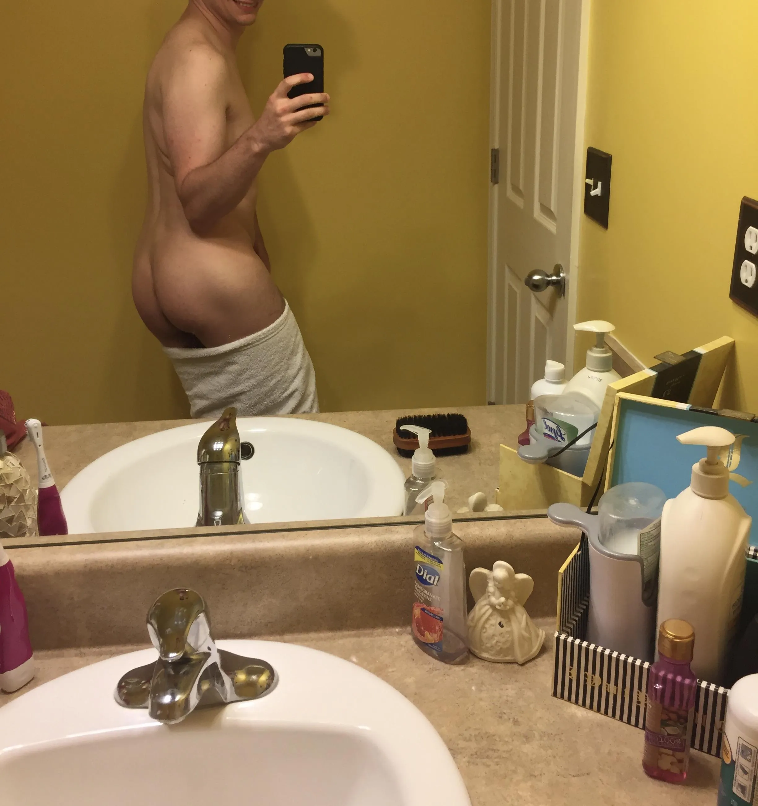 Bi bottom. Always down to chat