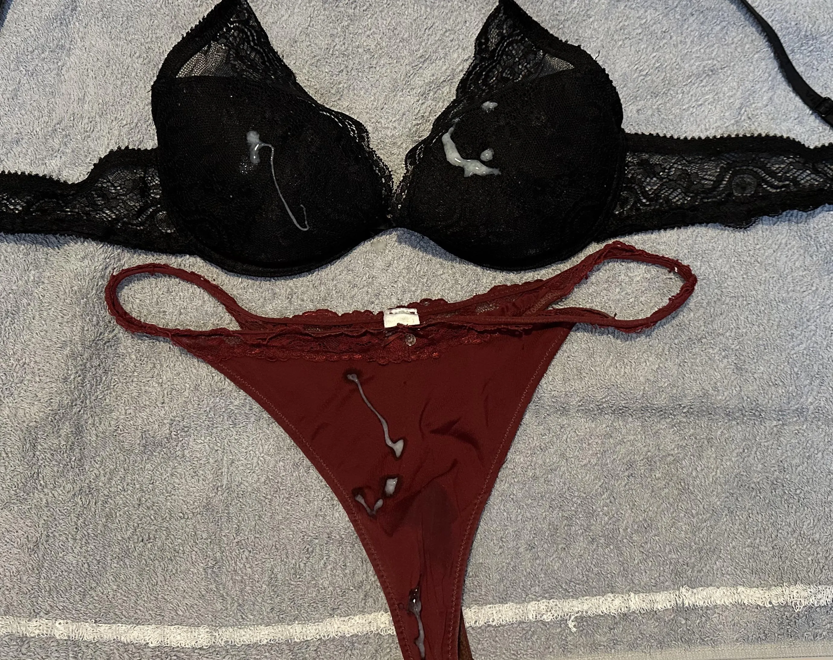 Cum on black and red