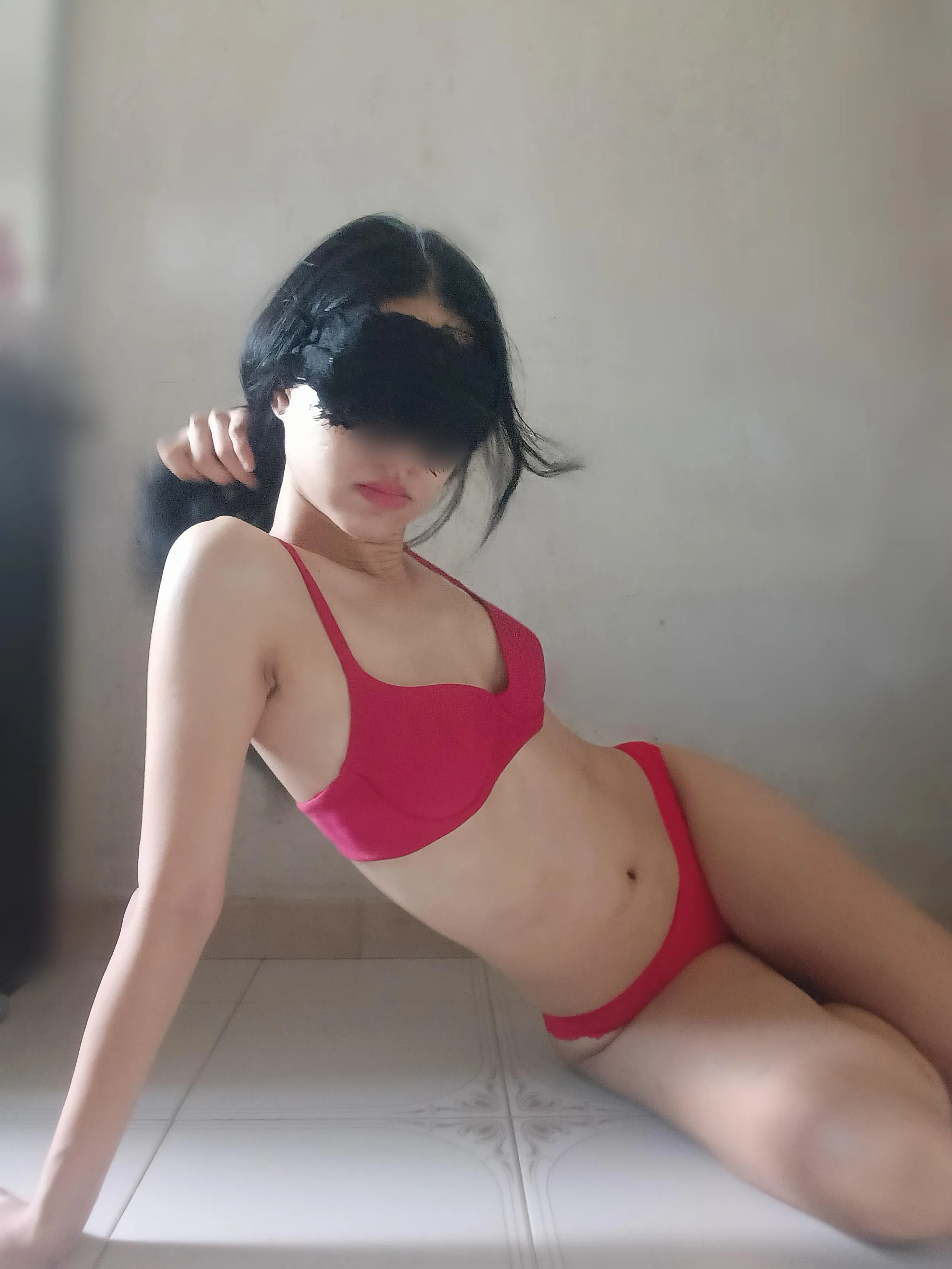 Popping in red lingerie eh..dyt?