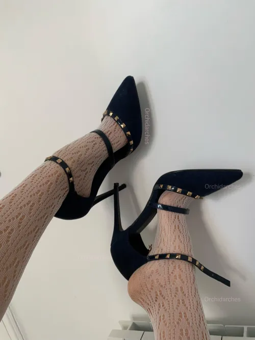 Rate my arches 1-10 please 🖤