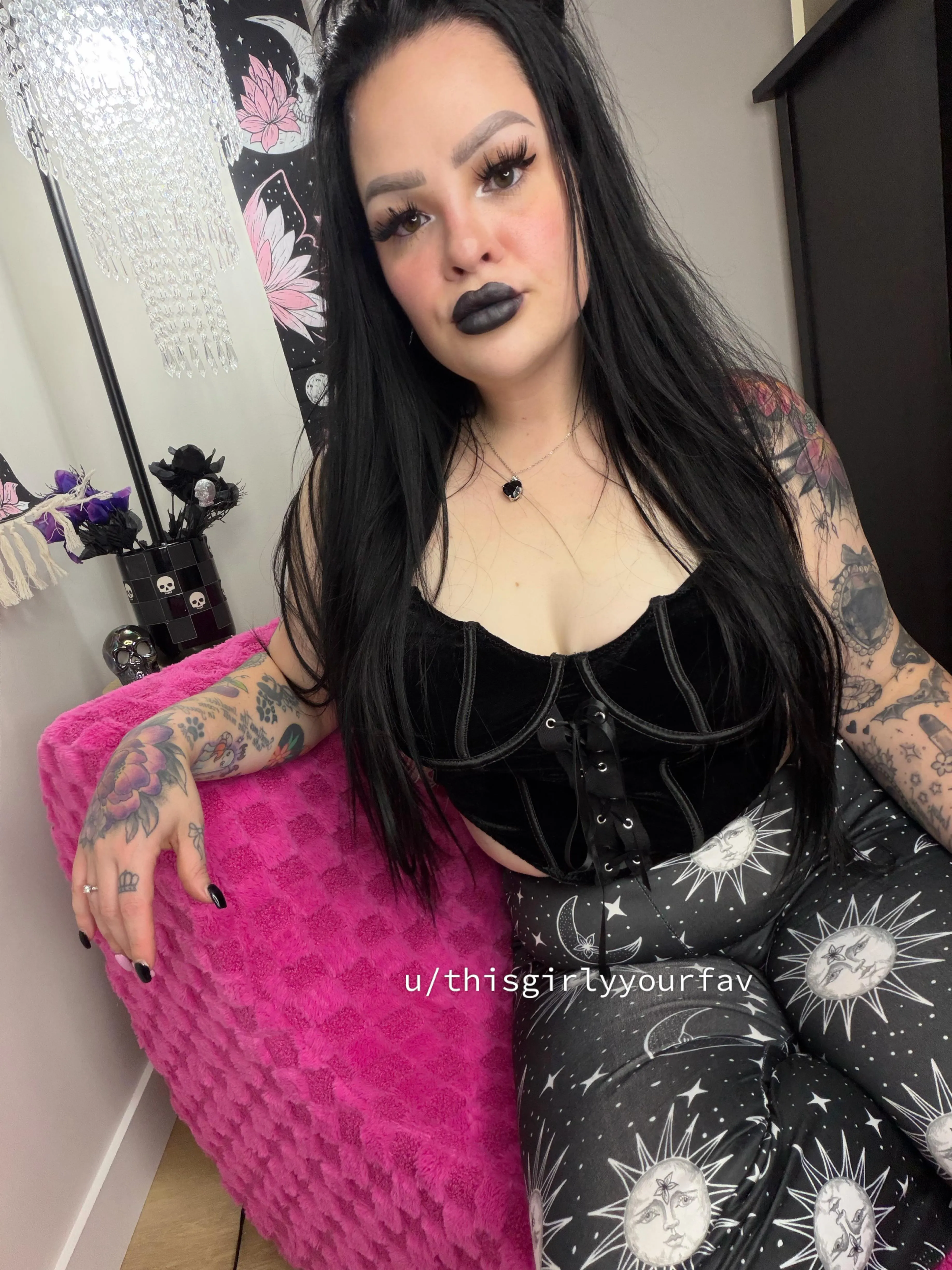 Goth mommy