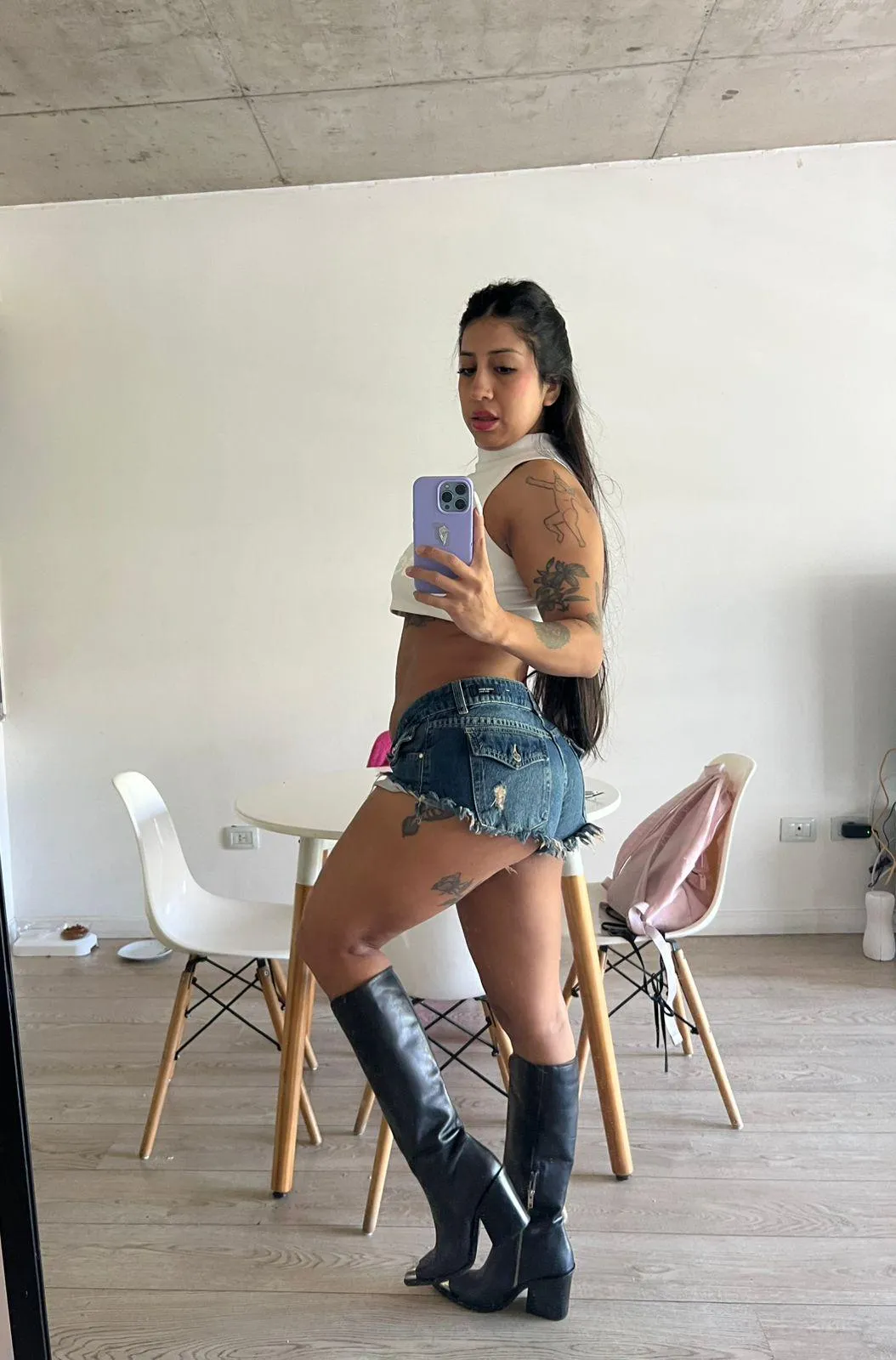 wanna please u with my boots