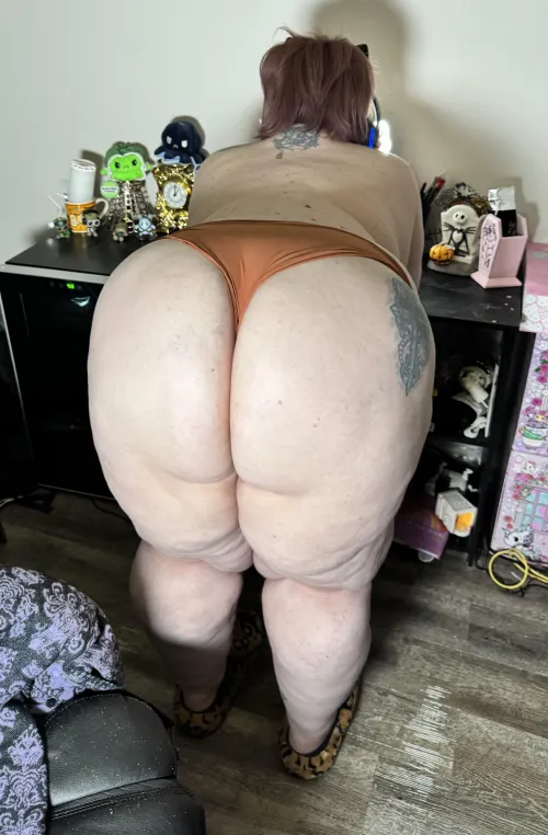 Put your hands on me, it turns me on