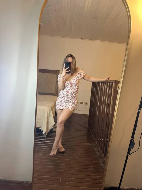 A sundress always puts me in good mood 😊