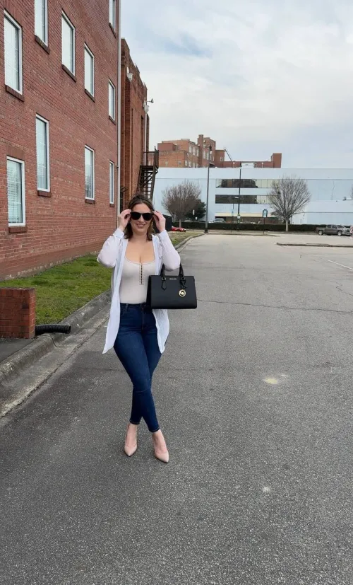 I swear these jeans gasp every time I pull them up