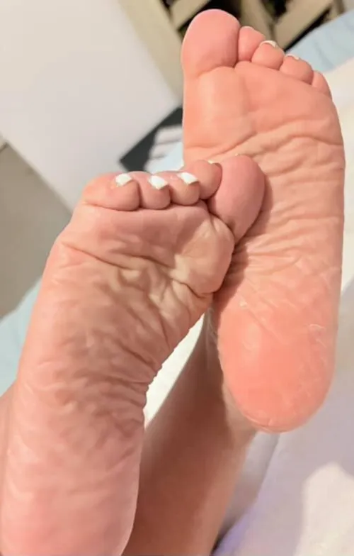 It's Soles Sunday. Choose left or right feet.