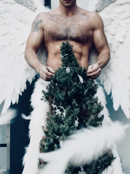 Can’t wait for Xmas? 🔥HotGymAddict