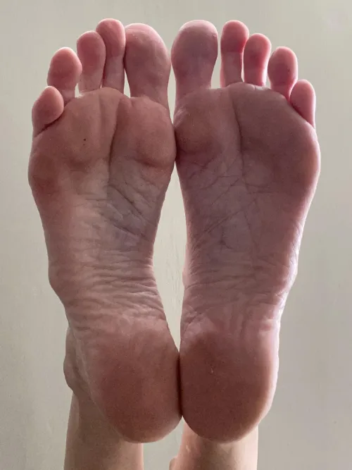 Does this angle make em look even bigger?