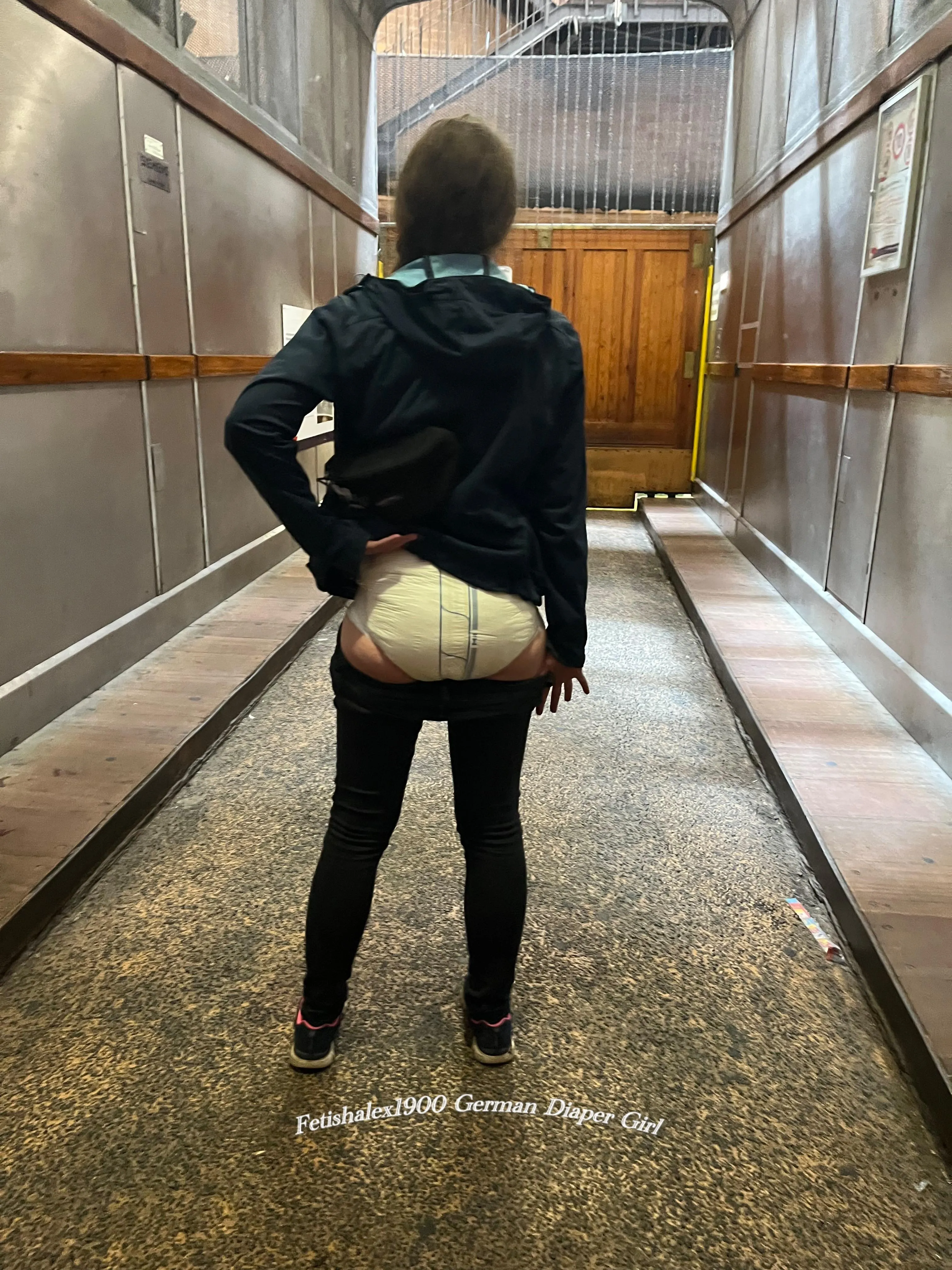 Pants down ,Elevator up 🤫