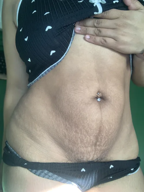 These stretch marks just make everything extra grip worthy