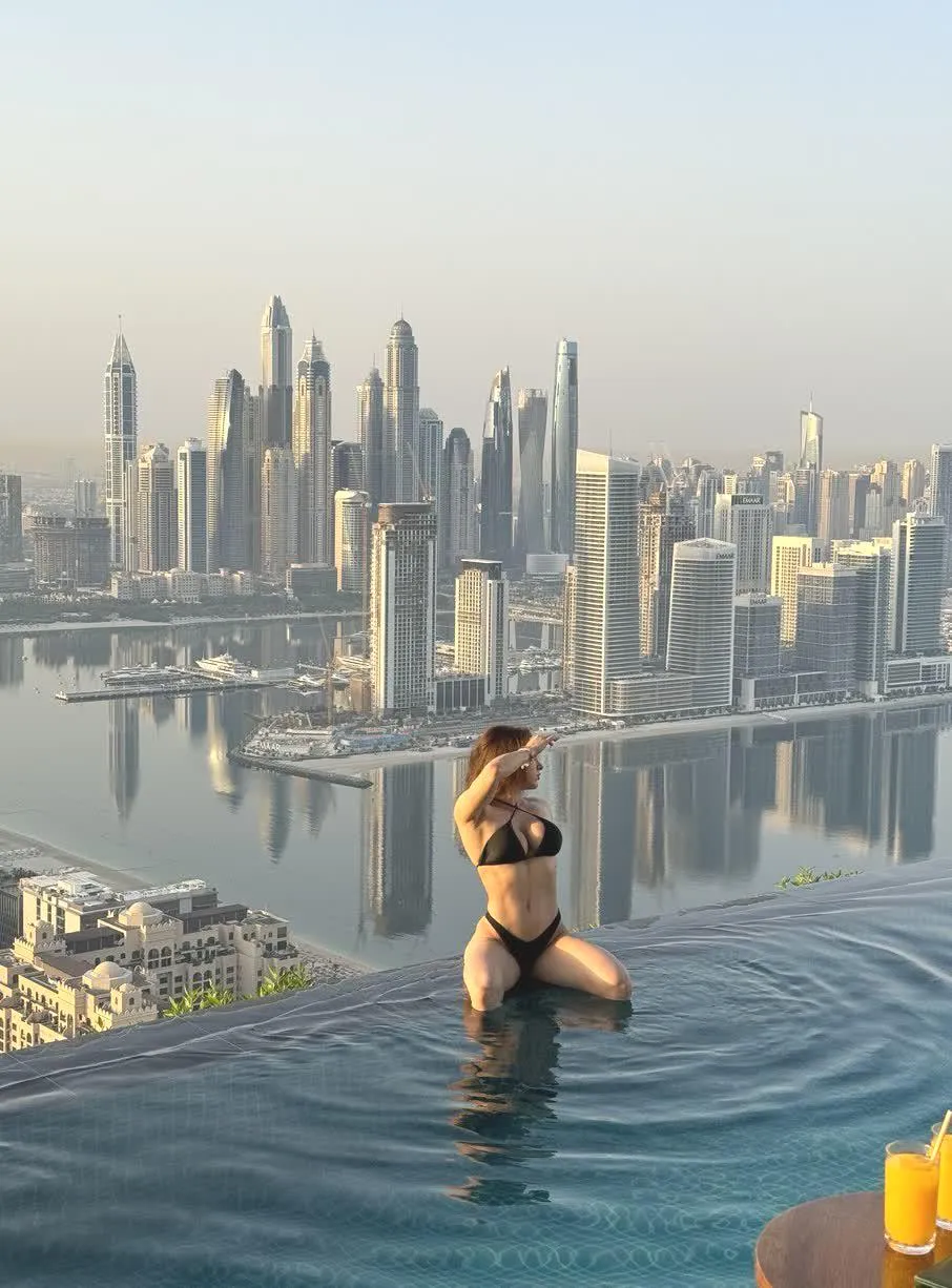 Do I look enough to fuck ?