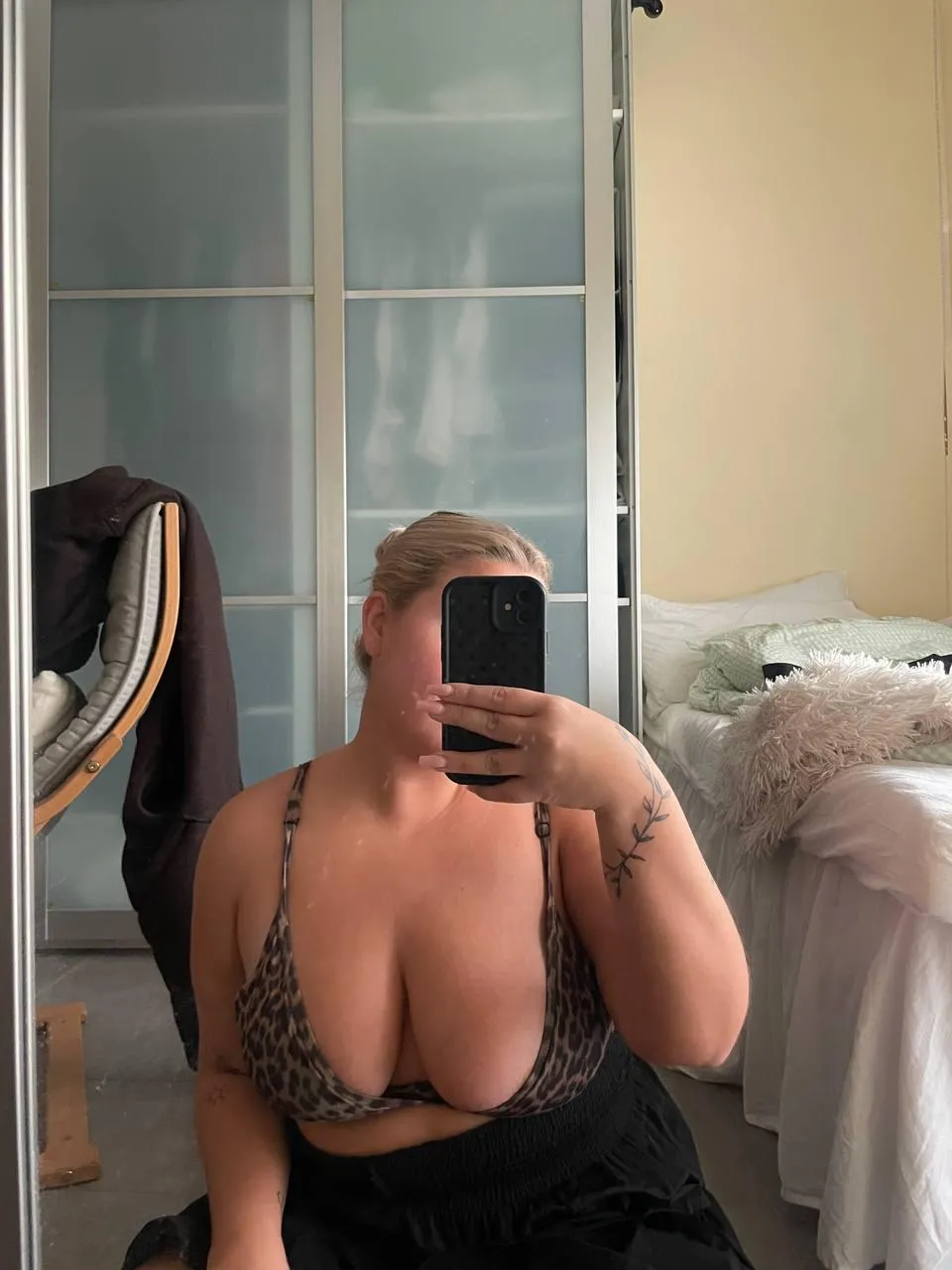 eg kan ikke vente med at tage min bh af, når jeg kommer hjem.