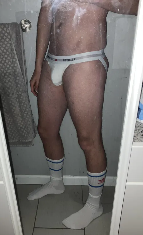 Looking for guys to chill with tonight, here’s the dress code (30)