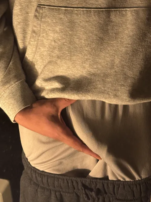 M28, hi everyone i'd like start by saying im jerking off literally every day and recently i have been cumming around 3 times and taking advantage and exploring more of my fantasies and getting dirty with someone, hmu and lets take it further more intere