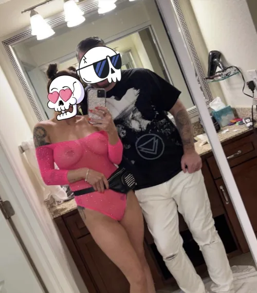 Venturing back out this weekend. Anything fun happening? 😈 COUPLE(34/34) 4 MF/F