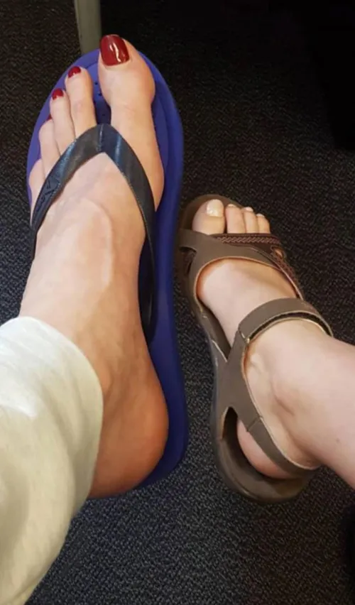 Huge size 16 vs size 9