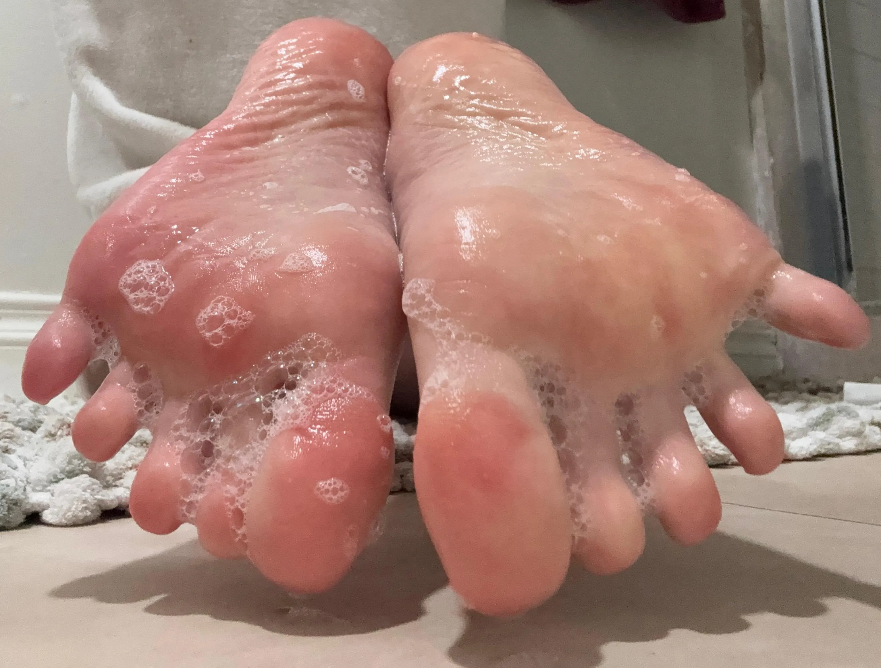 Wet and soapy asian feet, like the way you like it :)