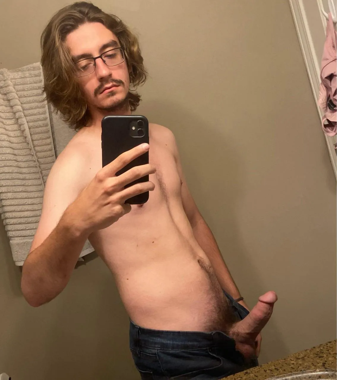 22 bi, cute beard guy