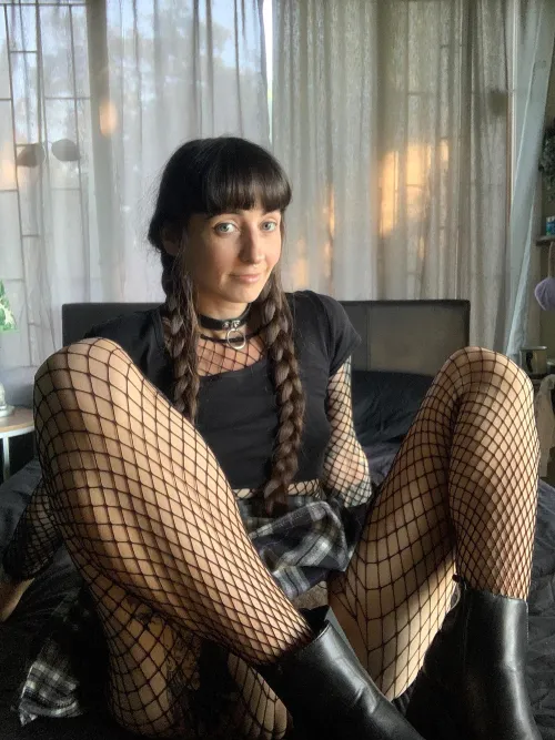 Be warned, I have a tight grip [f]