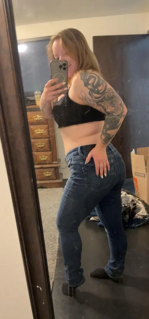 Can’t go wrong with a nice ass in some jeans 28 (f) 920