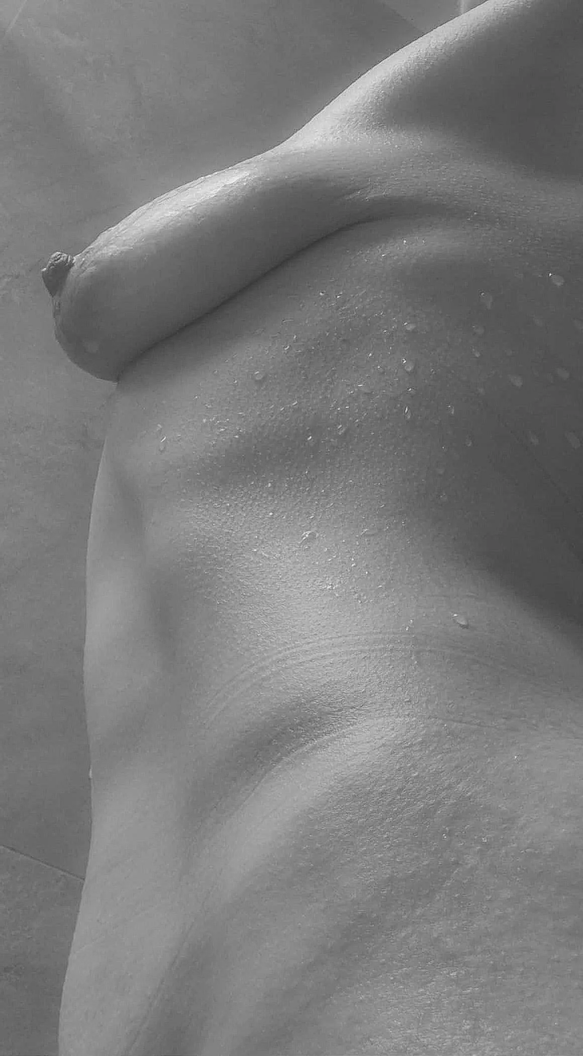 (F)51 Skin so smooth