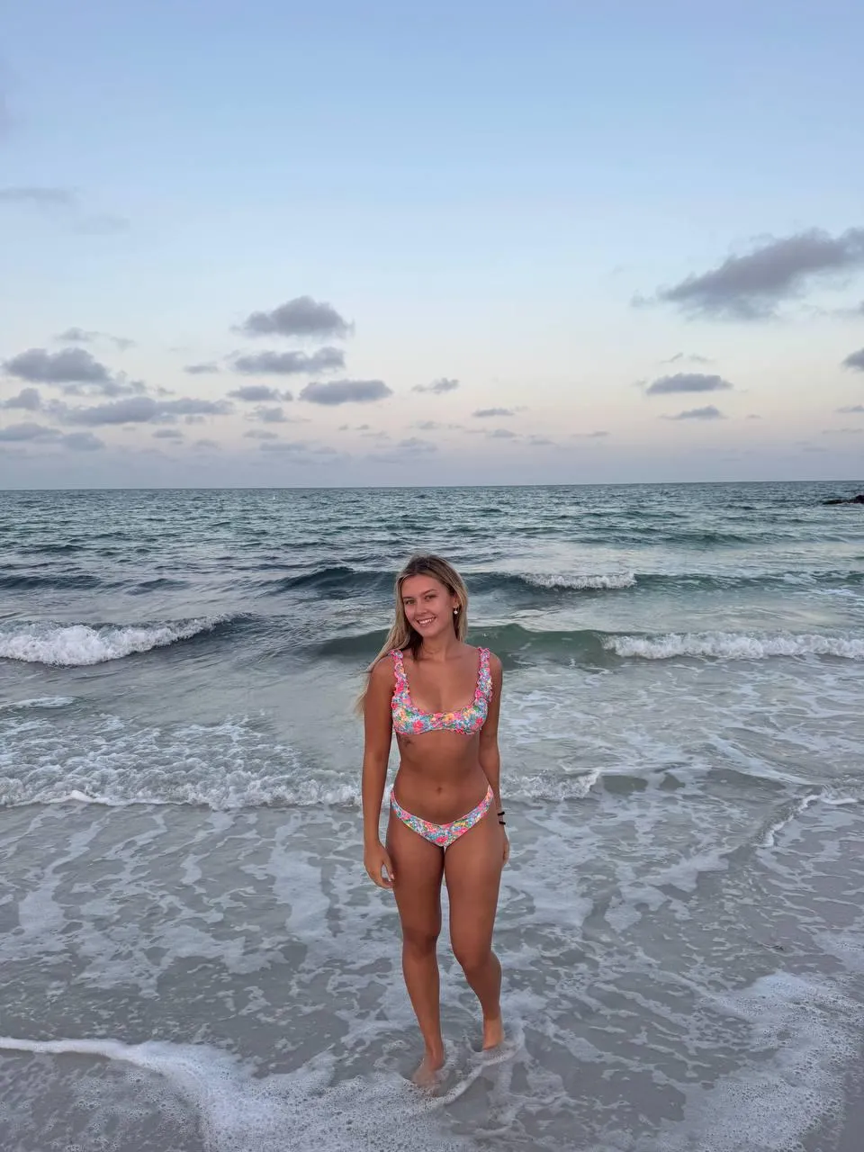 Fit petite hot 18F blondie teen