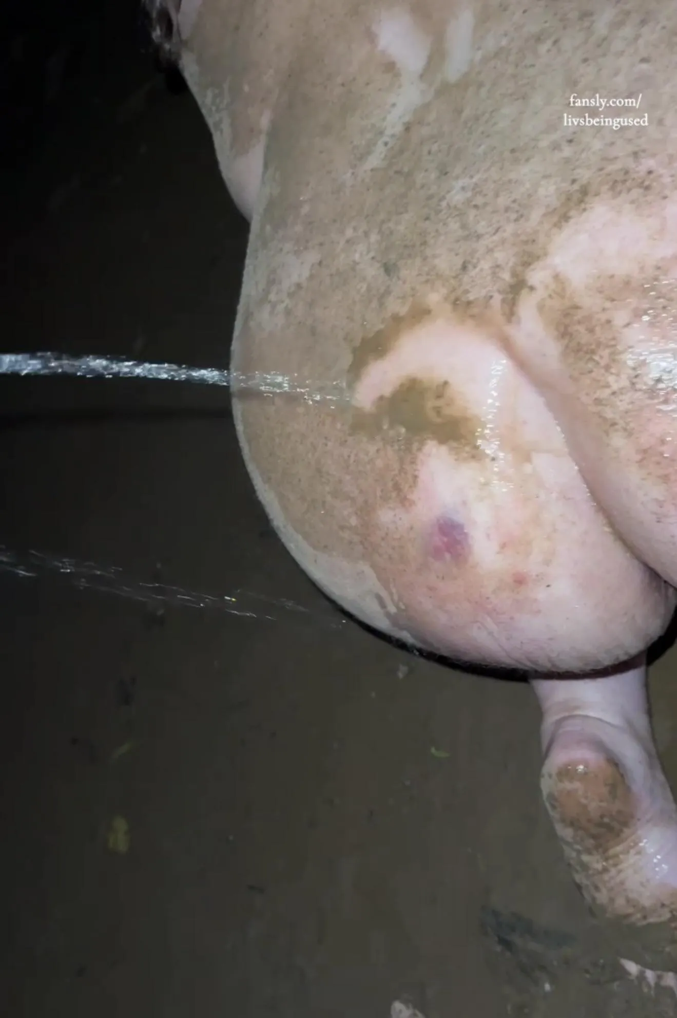 getting pissed on in the mud🤤